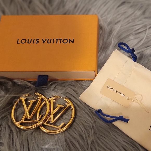 Louise Hoop GM Earrings - Picture 3 of 12